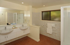 Executive Family with Thermal Tub Bathroom