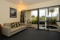 Super King Studio Living Area