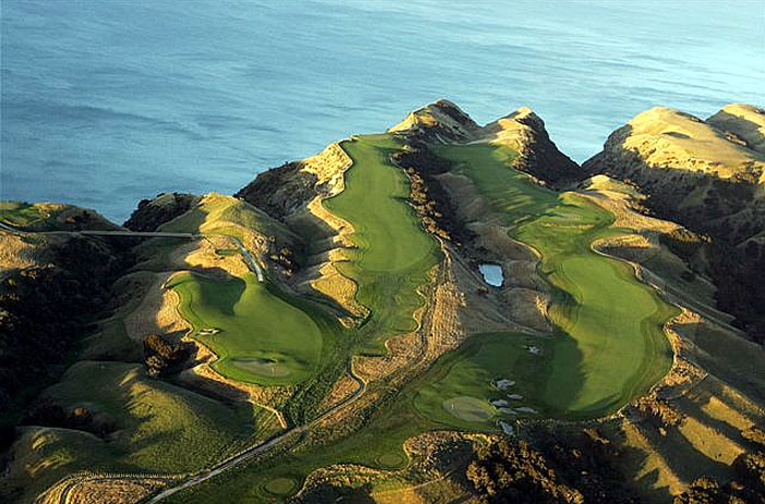 NZ - Underrated golf capital of the world? This is the 13th at Ngamotu ...